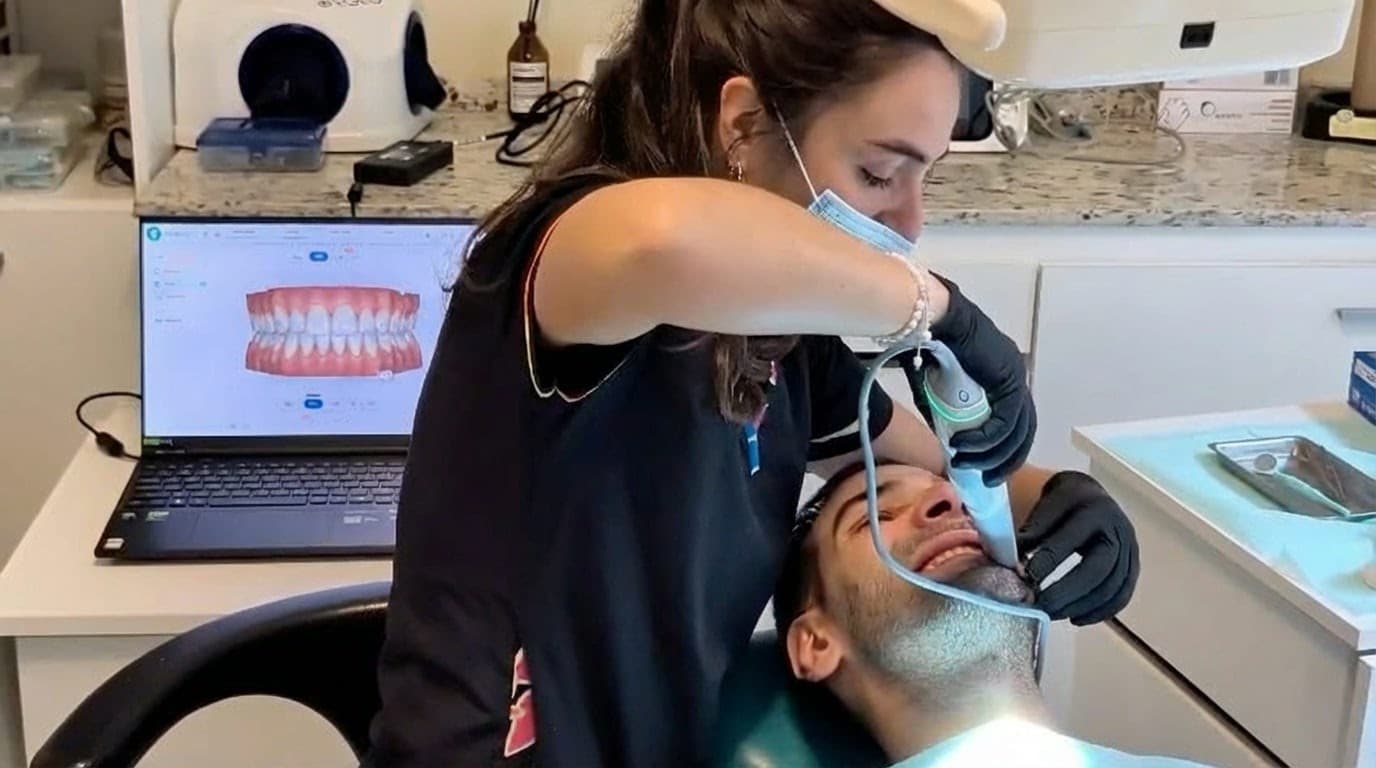 Escaneo digital de la sonrisa con tecnología intraoral